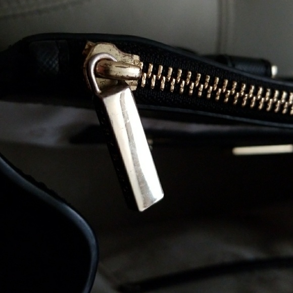 Tory Burch Perf Double Zip Robinson - Picture 8 of 8